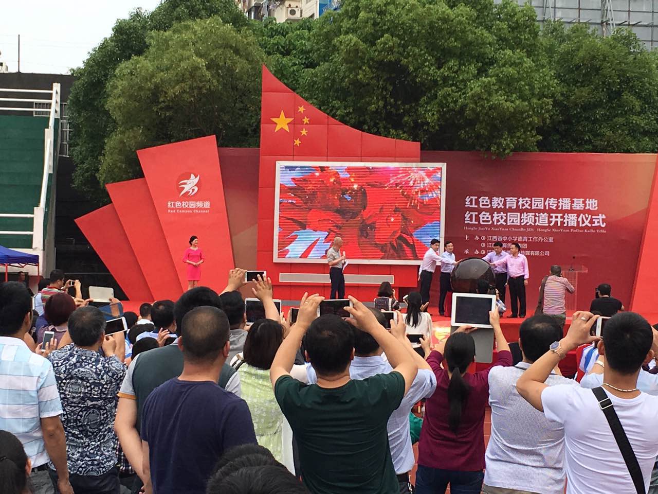 &#19975;&#35937;&#22478;&#23448;&#32593;&#28216;&#25103;&#20013;&#24515;&#65288;&#20013;&#22269;&#65289;&#23448;&#26041;&#32593;&#31449;