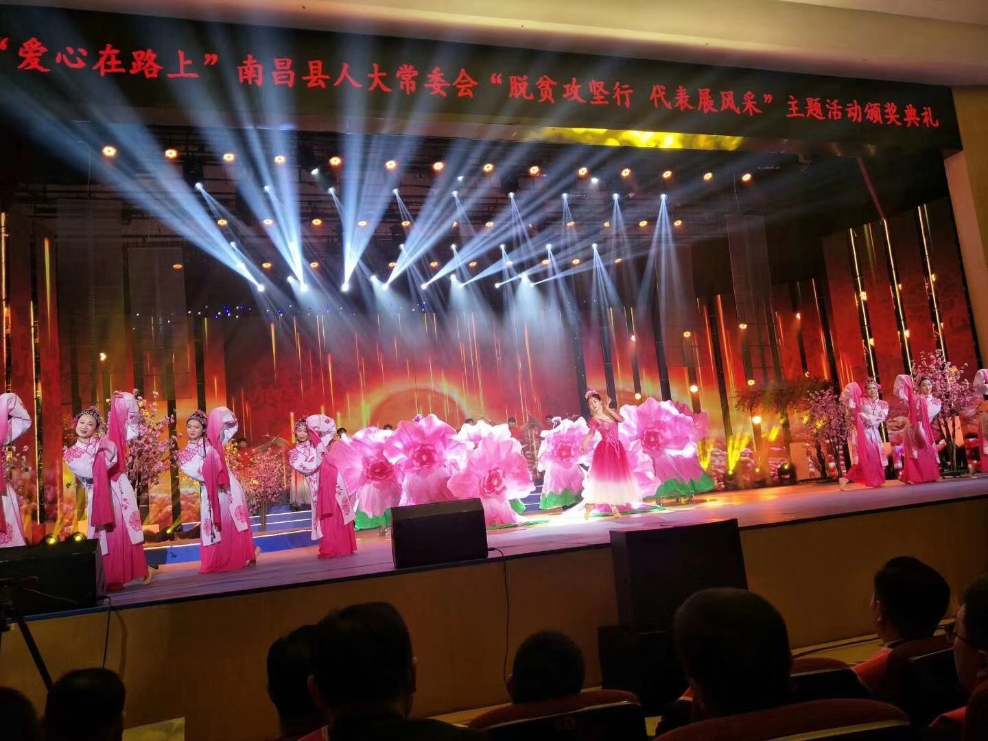 &#19975;&#35937;&#22478;&#23448;&#32593;&#28216;&#25103;&#20013;&#24515;&#65288;&#20013;&#22269;&#65289;&#23448;&#26041;&#32593;&#31449;