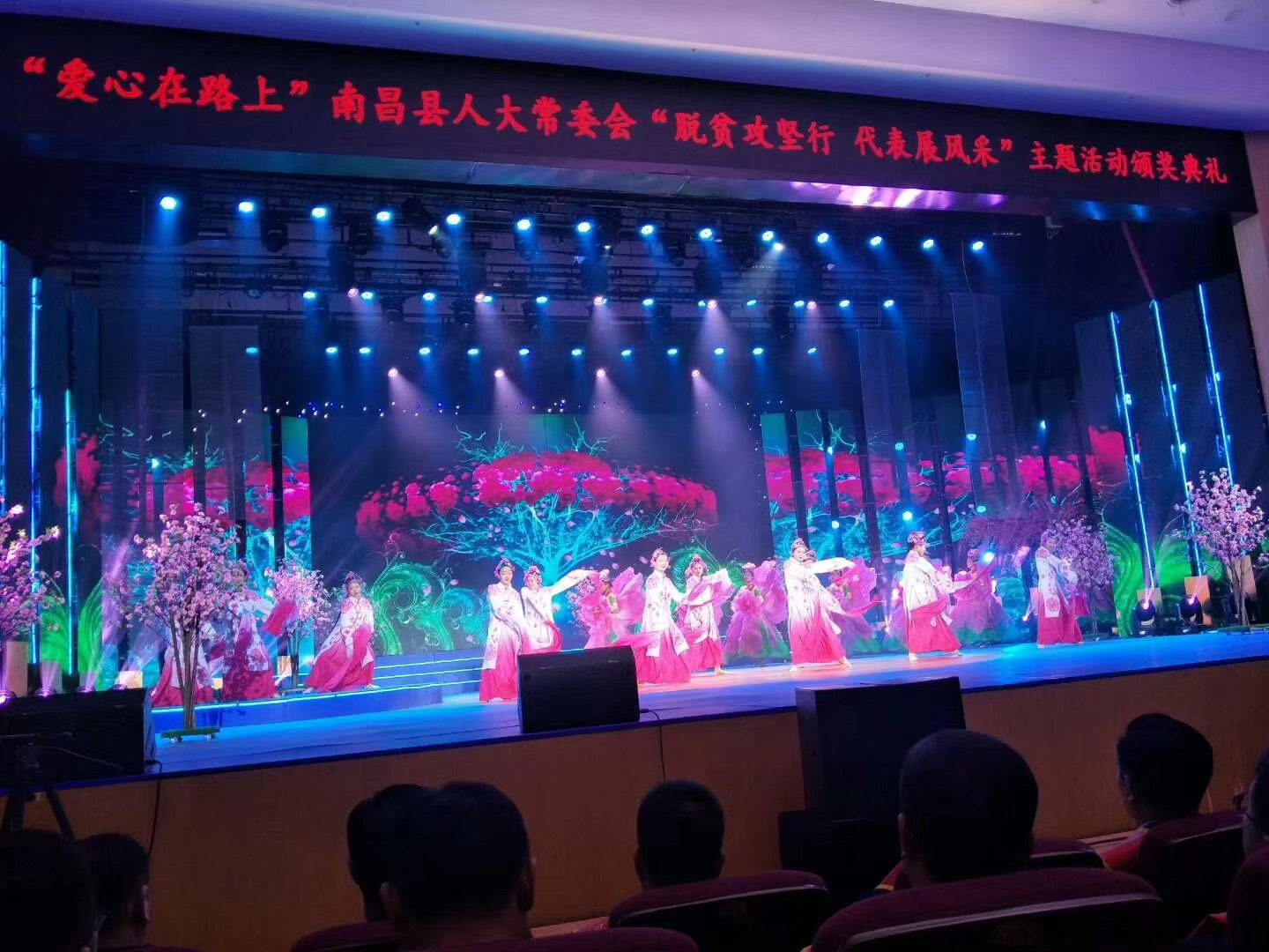 &#19975;&#35937;&#22478;&#23448;&#32593;&#28216;&#25103;&#20013;&#24515;&#65288;&#20013;&#22269;&#65289;&#23448;&#26041;&#32593;&#31449;